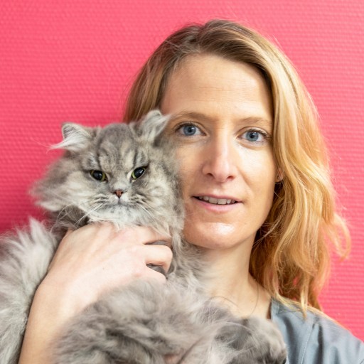 DR Caroline Maes